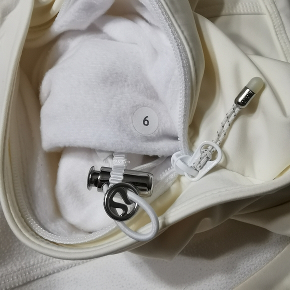 Lululemon Feelin’ Frosty Softshell Jacket - Picture 9 of 13